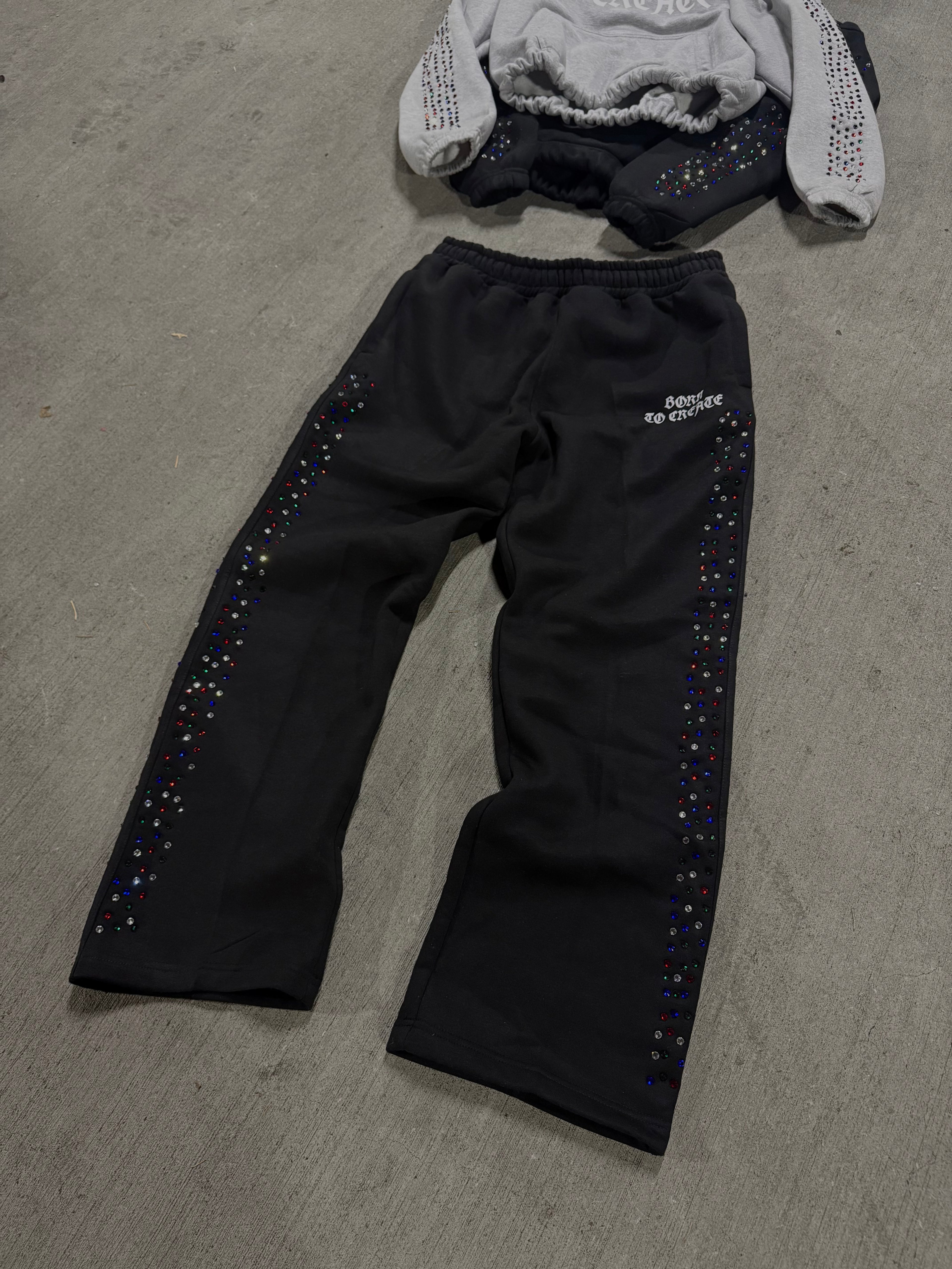 BORN TO CREATE Sweats